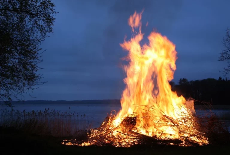 Feuer im Traum – Bedeutung und Erklärung