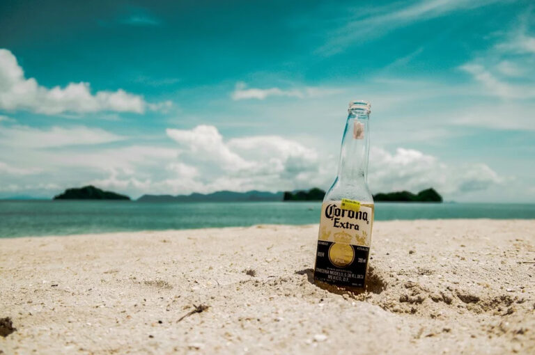 Von einer Flasche träumen – Bedeutung und Symbolik