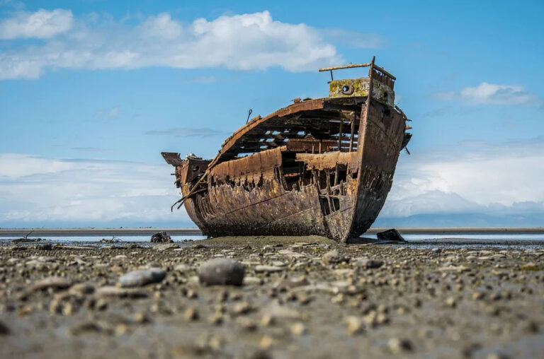 Von einem Schiffswrack träumen – Bedeutung und Symbolik